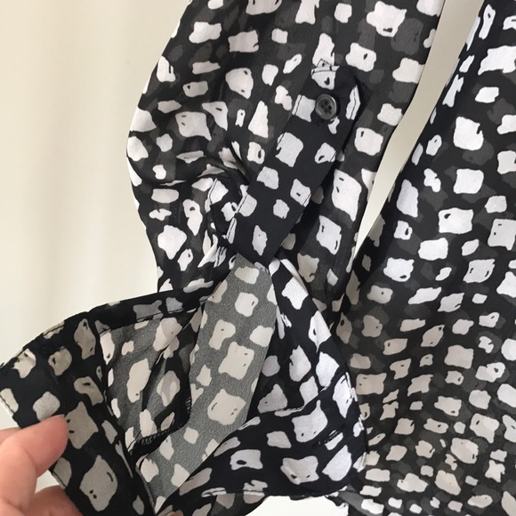 The Limited Sheer Blouse - Picture 3 of 6